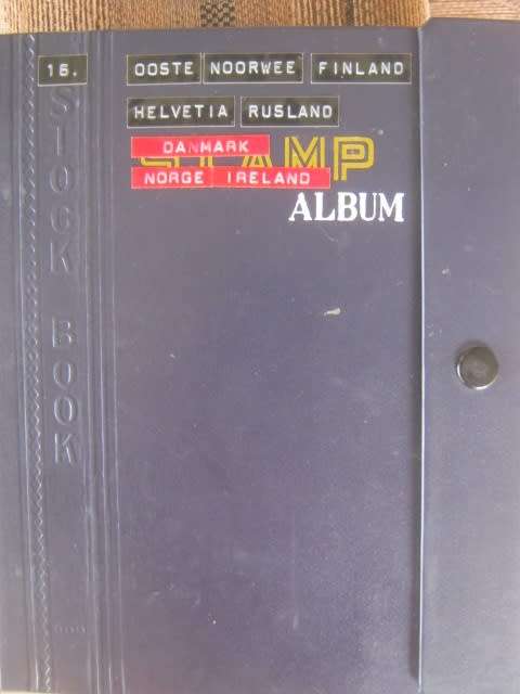 STAMP ALBUM - GOOD SELECTION OF MIXED EUROPE - APPROX 870 STAMPS