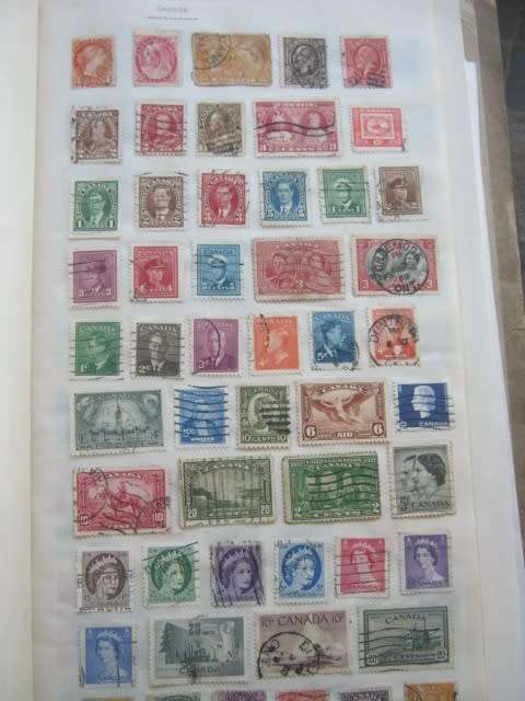 SPRINGBACK TYPE STAMP ALBUM - MIXED WORLD - STRONG ON SOUTHERN AFRICA BUT NO UNION/RSA