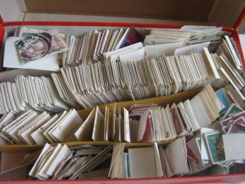 GOLF BALL BOX FULL OF GB QEII MACHINS AND COMMEMORATIVES - MOSTLY SORTED