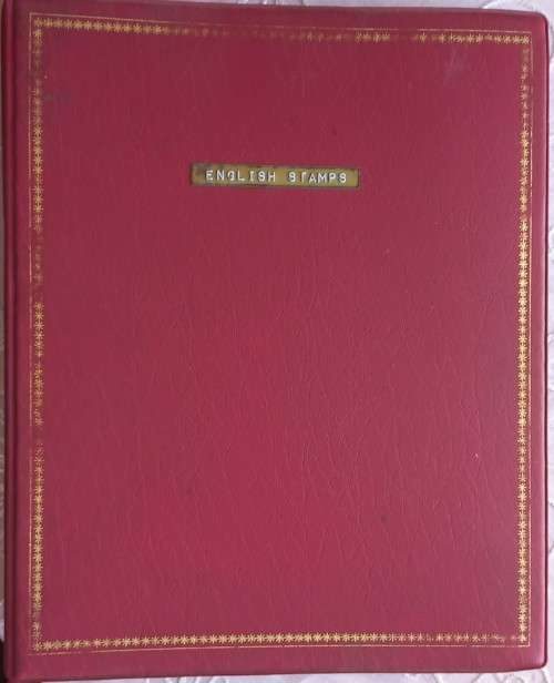 GB QEII - GOOD COLLECTION OF 870 STAMPS (MINT AND/OR USED) ON LARGE STOCKCARDS IN RINGBINDER FILE