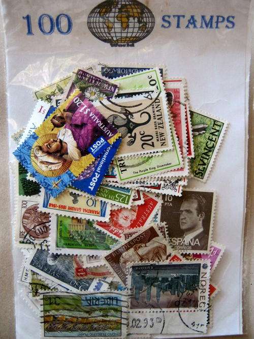 WORLDWIDE - SELECTION OF 100 STAMPS