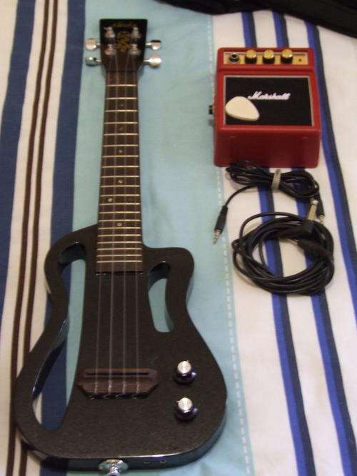 UKULELE (Eleuke Electric Concert 100 Series) + Marshal Pocket Amp