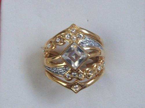MAD SEASON OFFER!!!GOLD FUSION DESIGNER RING WITH SIM DIAMONDS SIZE 7,8 ,9 Free import