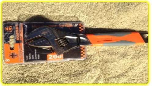 200mm ADJUSTABLE WRENCH