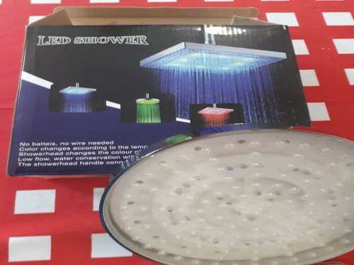 8' SHOWER TEMPERATURE SENSITIVE BATHROOM SHOWER HEAD WITH COLOR FUTURES (RGB)