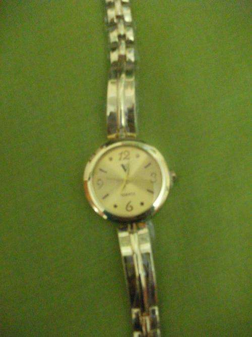 HIGH QUALITY GOLD PLATED QUARTS VICTORY WOMANS WATCH