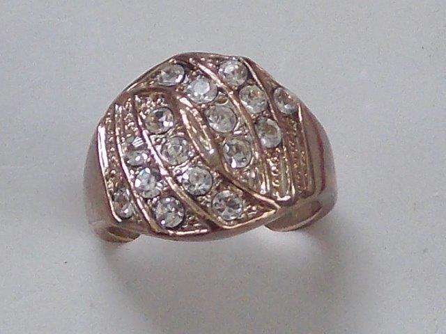 ITALIAN DESIGNER GOLD RING WITH SIM DIAMANTE SIZE 17,19