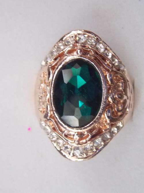 2014 NEW!!  GOLD FILLED RING WITH HUGE SIMULATED GEMSTONE SIZES 6,8,9,10