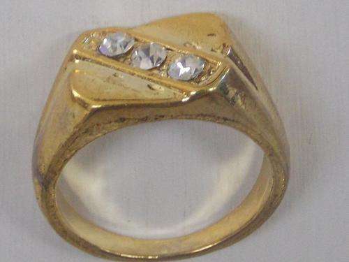 MENS RING GOLD  WITH STUNNING SIMULATED DIAMONDS SIZE 18
