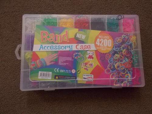 LOOM BANDS GIANT BOX - 4200 PIECE KIT - HUGE SPECIAL!!!!! 4 UP FOR GRABBS!!!!!