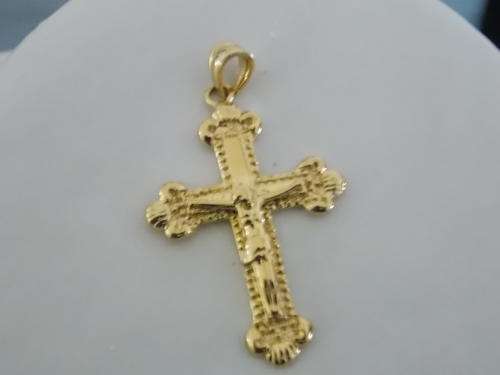GOLD FUSION 4.25mm WIDE x 600mm GOLD FIGARO NECKLACE CHAIN+ GOLD FUSION CROSS(NOT FILLED OR PLATED)