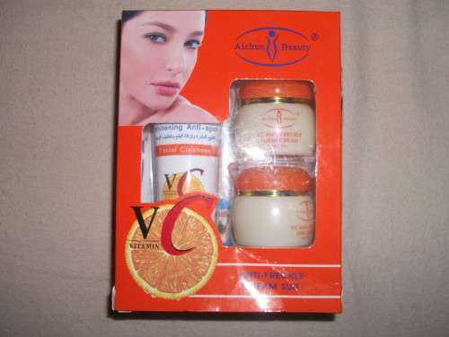 ANTI-FRECKLE DAY AND NIGHT CREAM WITH VITAMIN C