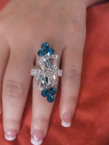HIGH FASHION LARGE ADJUSTABLE RING WITH BEUTIFULL GEMS ADDED