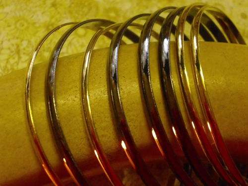 HIGH QUALITY 8 PIECE 3mmWIDE GOLD COATED AND BROWN COATED BRACELET SET