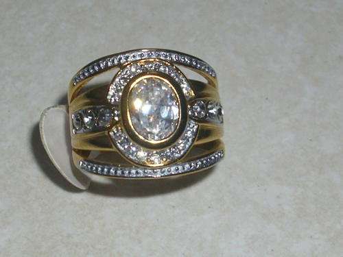 INTERNATIONAL IMPORT LOOK LIKE 5 PIECE BUT 1 PIECE  GOLD FUSION RING SIZE 9