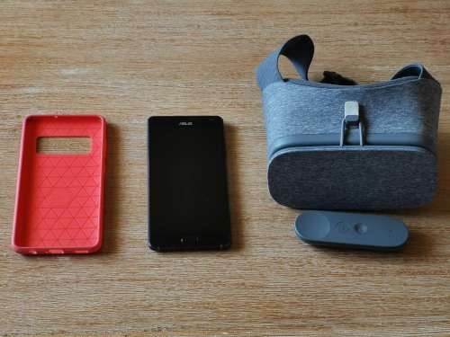 Asus Zenfone AR and Google Daydream View VR Headset