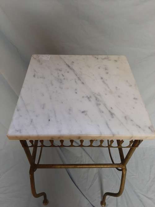 Beautiful  vintage side / coffee  table