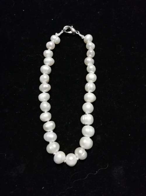 ABSOLUTELY STUNNING VINTAGE REAL SEA PEARL BRACELET WITH SILVER CLASP