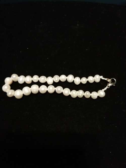 ABSOLUTELY STUNNING VINTAGE REAL SEA PEARL BRACELET WITH SILVER CLASP
