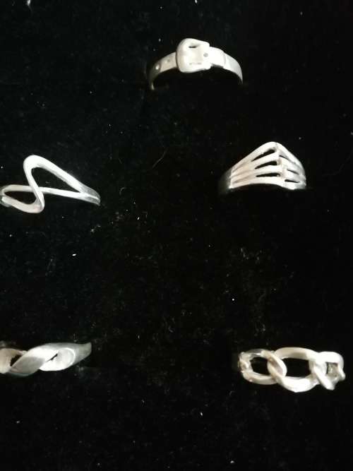 WOW STERLING SILVER LADIES RING LOT.