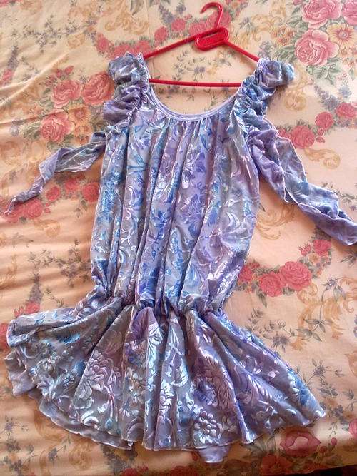 *** CUTE LILAC AND BLUE VELVET PRINT DRESS TOP ***