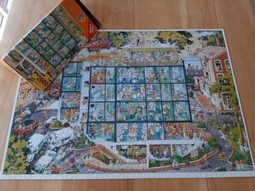Heye `Emergency Room` 2 000 piece puzzle by Artist Loup