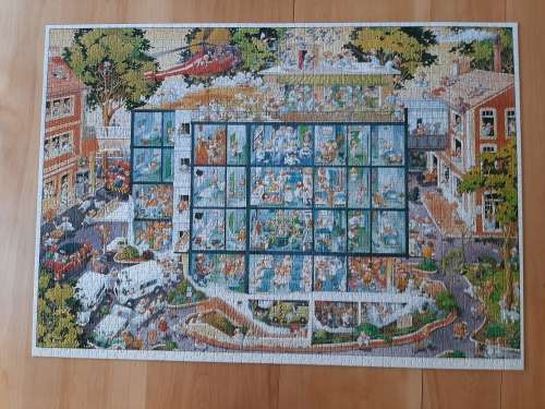 Heye `Emergency Room` 2 000 piece puzzle by Artist Loup