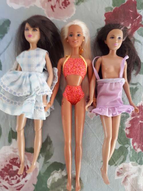Barbie and Skipper dolls x5