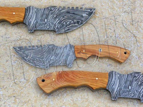 Hand Made Damascus steel Hunting  Knife