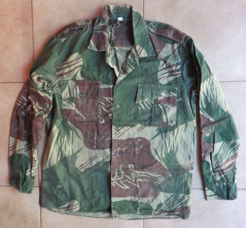 RHODESIAN LONG SLEEVE SHIRT SIZE MEDIUM TO LARGE-MEASURES 60CM ARMPIT TO ARMPIT-GOOD CONDITION
