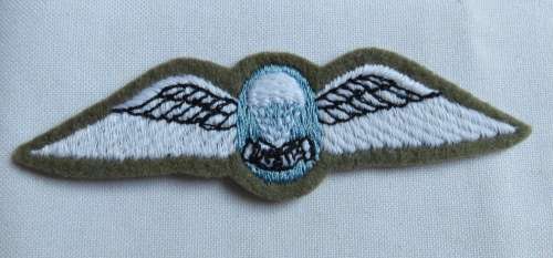 SA PARACHUTE INSTRUCTORS WING-WORN 1971-79