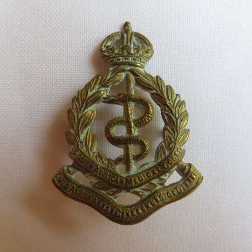 SA MEDICAL CORPS GILDING METAL CAP BADGE Z TYPE-WORN 1914-1922- 2 LUGS
