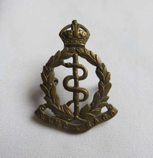 SA MEDICAL CORPS GILDING METAL CAP BADGE WORN 1926-58-NOTE SNAKE HEAD TOUCHES LAUREL WREATH TYPE-2 L