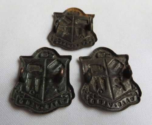 WOMENS AUXILIARY ARMY SERVICES BRASS CAP & COLLARS WORN DURING WW2-LUGS INTACT