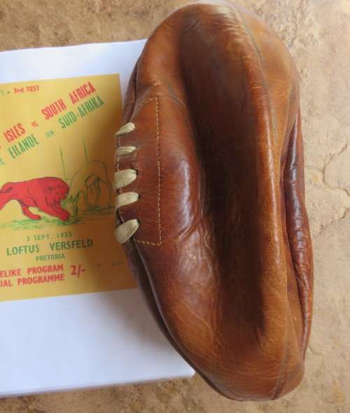 BRITISH ISLES VERSUS SOUTH AFRICA PLAYER SIGNED RUGBY BALL WITH 26 ORIGINAL SIGNATURES-WITH THIS BR