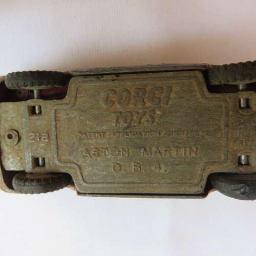 CORGI TOYS ASTON MARTIN D.B.4