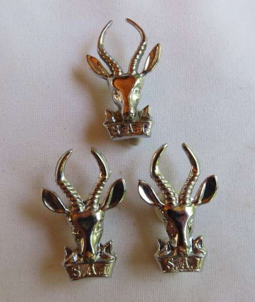 SA INFANTRY CORPS BERET BADGE (WITH SCREW LUGS) & COLLAR BADGE PAIR WITH PINS