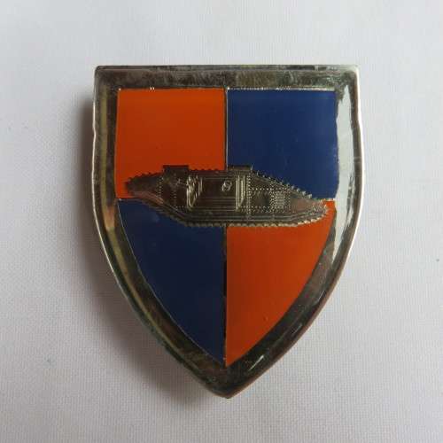 SA SCHOOL OF ARMOUR ,GOLD TYPE FLASH- 3 PINS