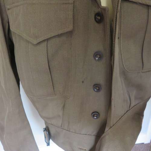 ORIGINAL MILITARY ISSUE BUNNY JACKET WITH MILITARY AND PURE WOOL LABELS-SIZE MEDIUM-MEASURES 50CM A