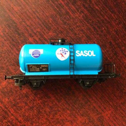 HO SCALE LIMA ITALY 302710 SASOL TANK WAGON -116MM