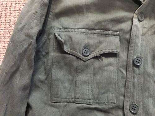 RECCE TRAINING GREENS SHIRT -SIZE SMALL-MEASURES 46CM ARMPIT TO ARMPIT-ORIGINAL