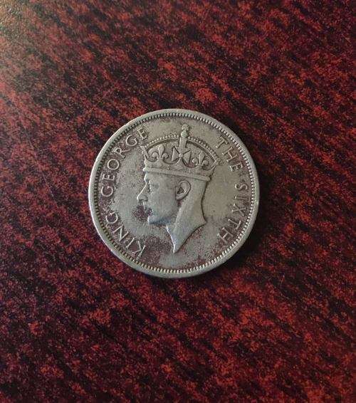 1952 SOUTHERN RHODESIA HALF CROWN