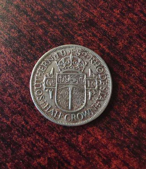 1952 SOUTHERN RHODESIA HALF CROWN