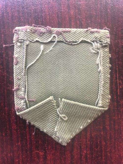 RHODESIA PFUMO RE VANHU HAT BADGE-1978-80