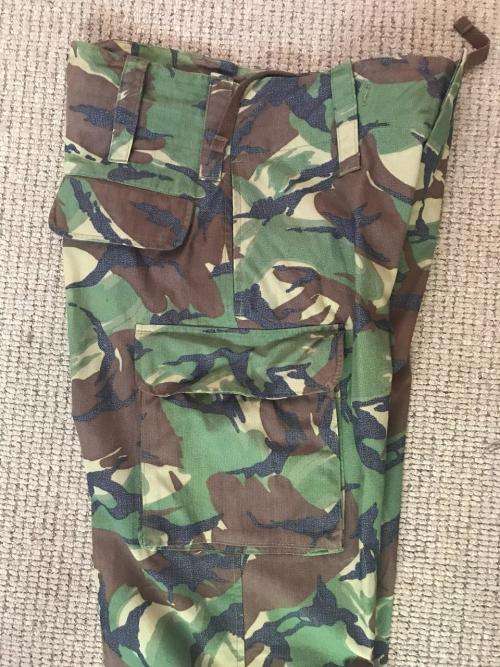 ORIGINAL RECCE CAMO TROUSERS-SIZE 32 PIPE LENGTH 77CM-VERY GOOD CONDITION