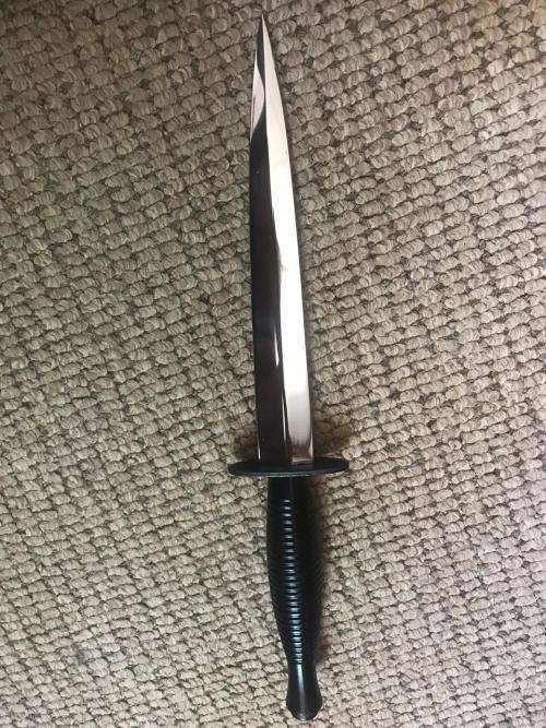 GUARANTEED ORIGINAL FAIRBAIRN  SYKES COMMANDO KNIFE WITH LEATHER LEG SHEATH-CHROMED BLADE WITH BLACK