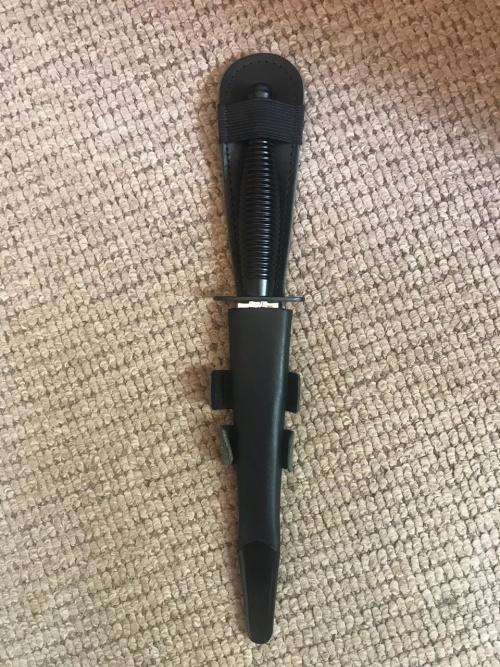 GUARANTEED ORIGINAL FAIRBAIRN  SYKES COMMANDO KNIFE WITH LEATHER LEG SHEATH-CHROMED BLADE WITH BLACK