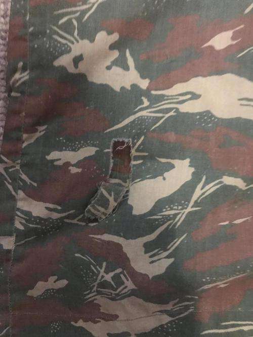 ORIGINAL KOEVOET LONG SLEEVE SHIRT-SIZE MEDIUM -MEASURES 55 CM ARMPIT TO ARMPIT-ONE TEAR AS ON PICS-