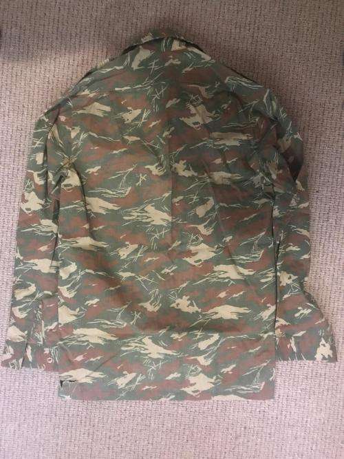 ORIGINAL KOEVOET LONG SLEEVE SHIRT-SIZE MEDIUM -MEASURES 55 CM ARMPIT TO ARMPIT-ONE TEAR AS ON PICS-