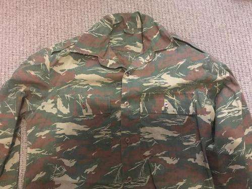 ORIGINAL KOEVOET LONG SLEEVE SHIRT-SIZE MEDIUM -MEASURES 55 CM ARMPIT TO ARMPIT-ONE TEAR AS ON PICS-